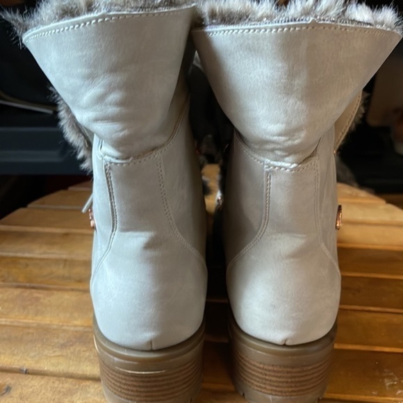 Lugz Women's Adore Fur Lace-Up Boot - Size 10 - EUC/NWOT - Faux Fur - Vegan - Picture 7 of 9